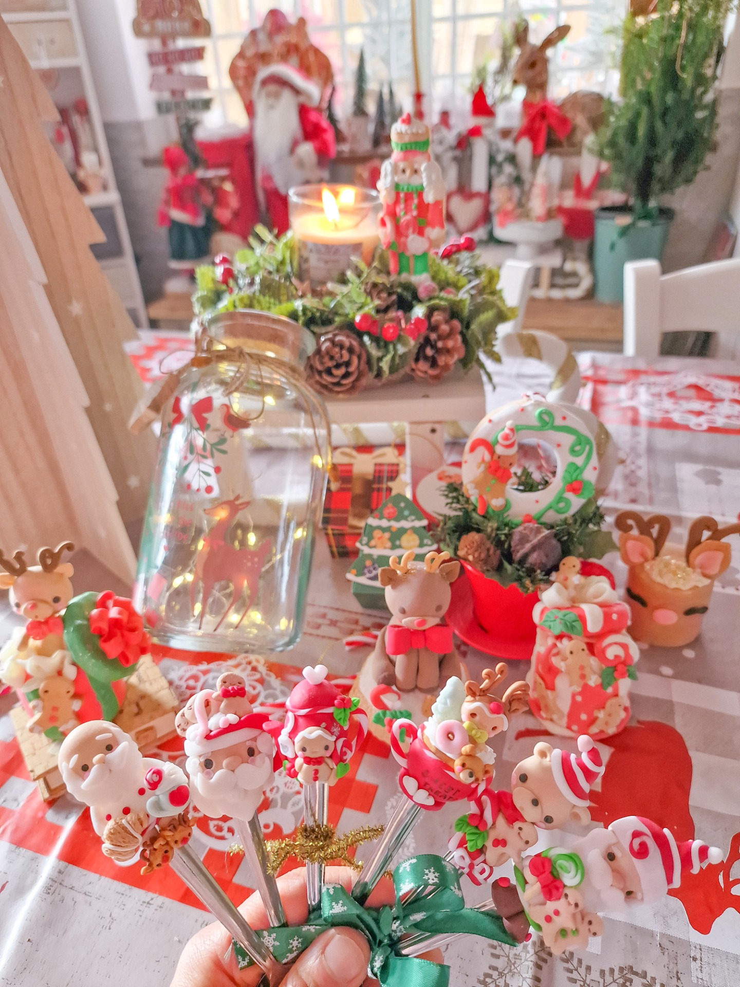 Meravigliosi cucchiaini soggetti edizione limitata babbo natale in pigiama,tazza babbo natale,teiera ginger,tazza ginger vestito da renna,teddy elfetto,babbo natale dolcioso prezzo 8€ cad.